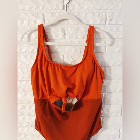 Beach Betty Colorblock Tie Front One Piece Swimsuit - Picture 2 of 4